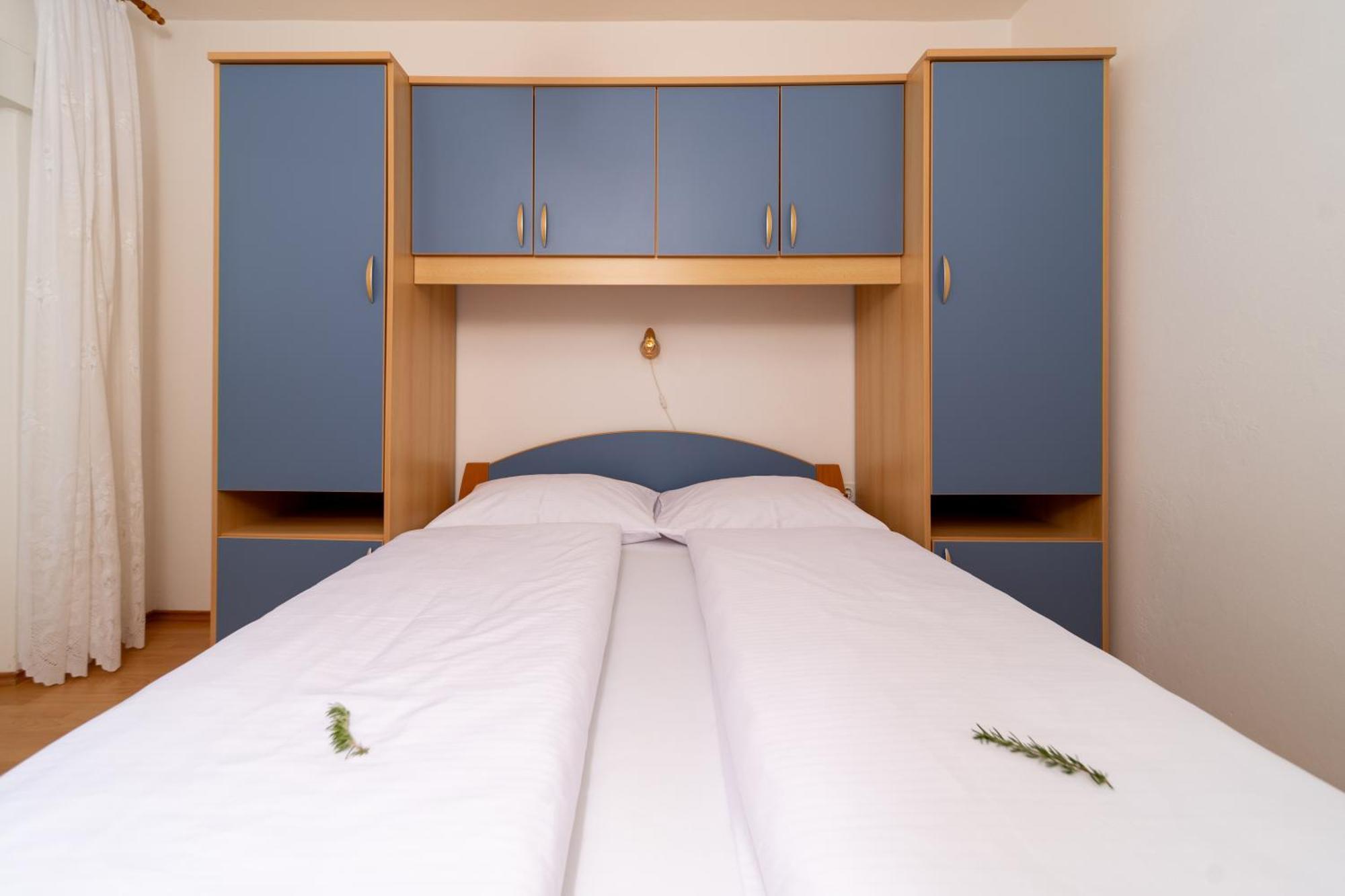 Visnja Apartma Lopar