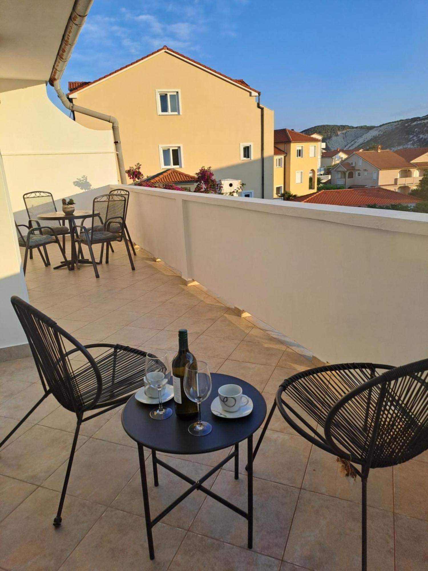 Apartment Visnja *