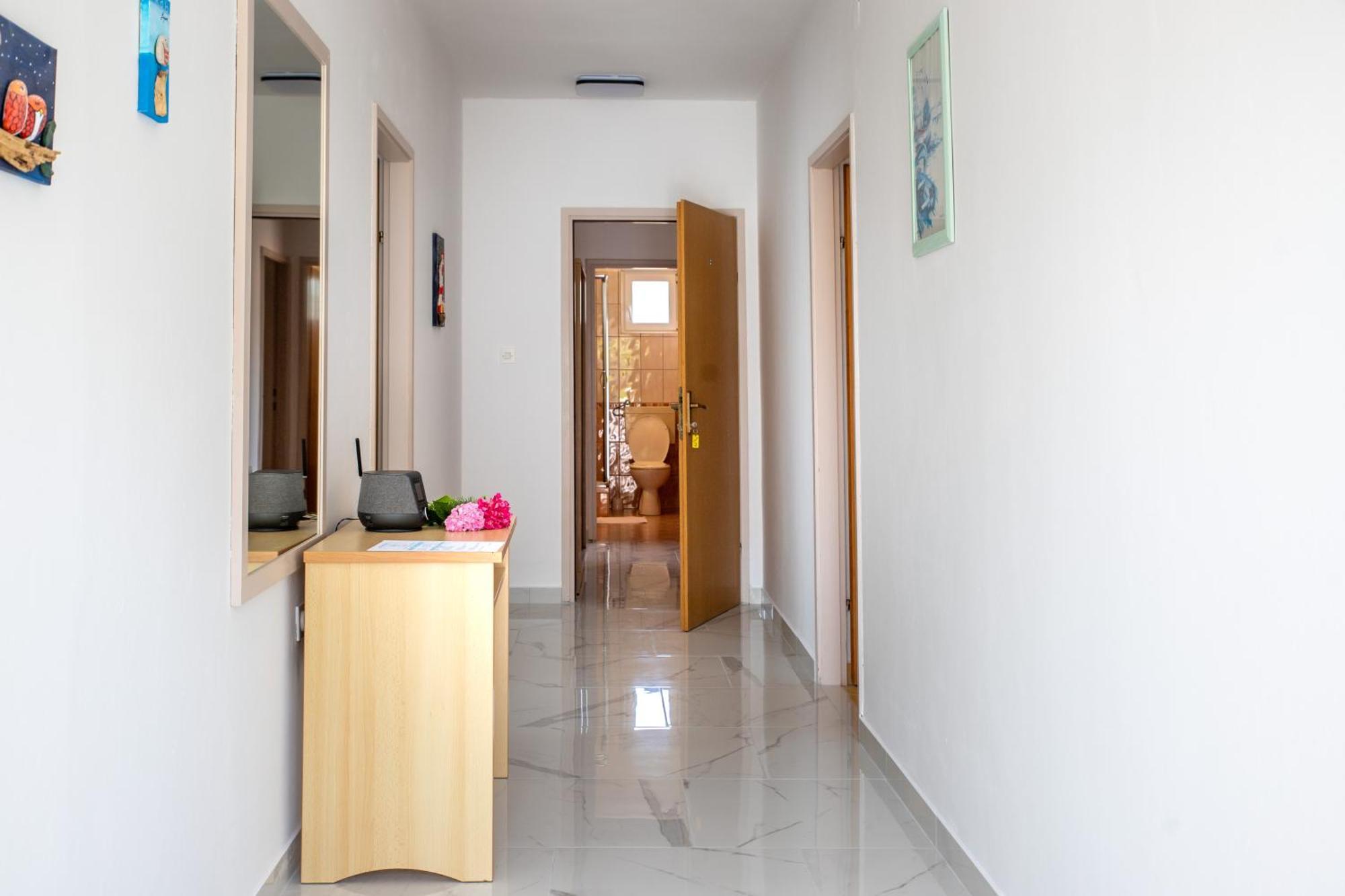 Apartment Visnja *