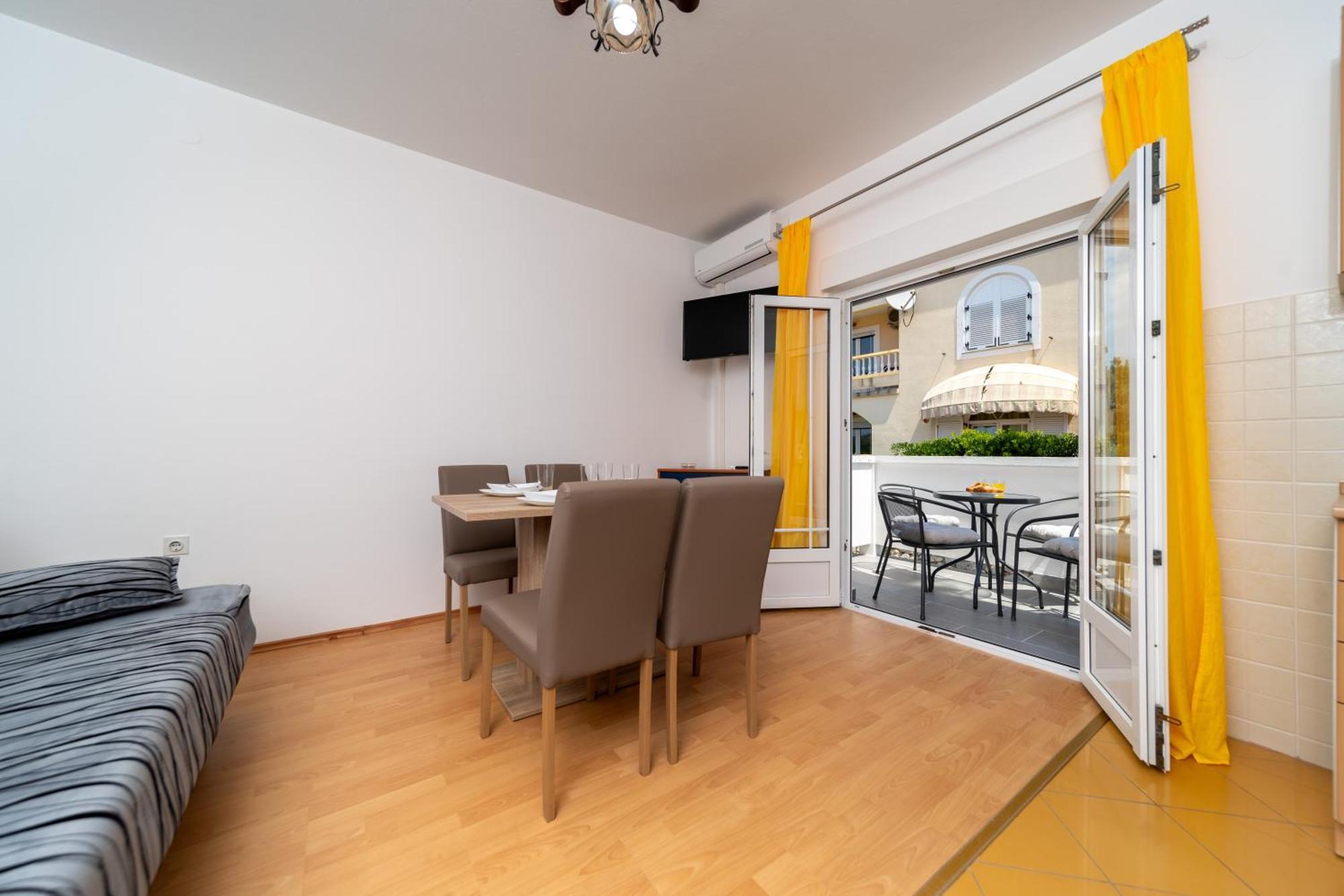 Apartment Visnja *